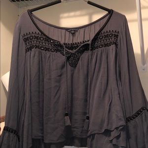 Black/Gray Peasant AEO Top